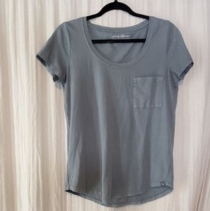 Eddie Bauer women's scoop neck T shirt size small